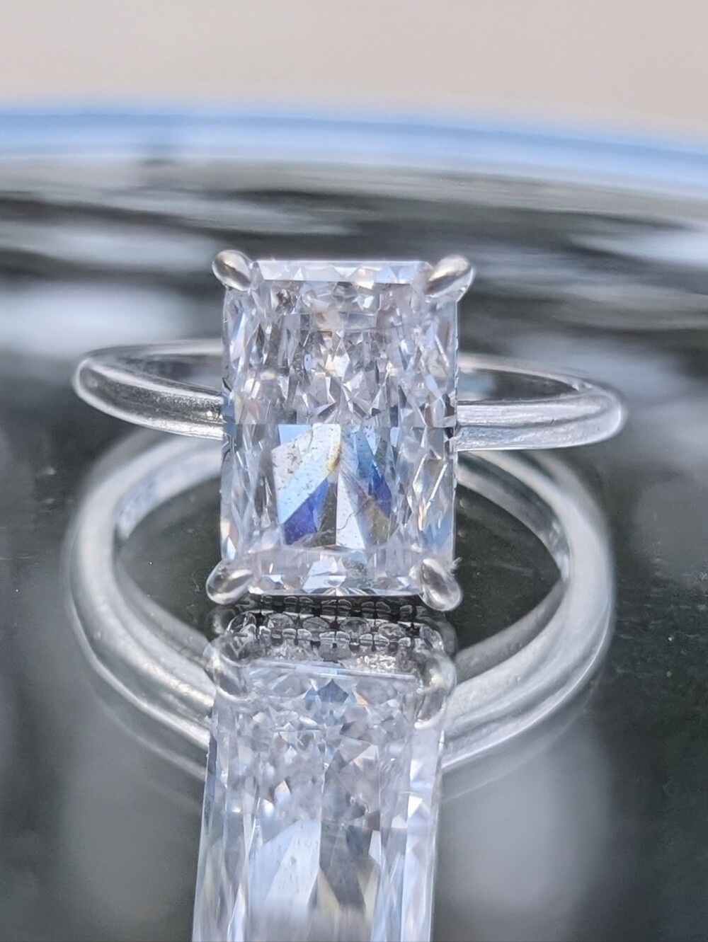 Vintage 925 Sterling Silver Classic Radiant-Cut Solitaire Ring in Silver Tone